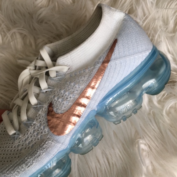 nike vapormax flyknit white gold